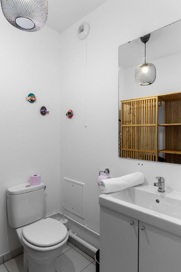 Apartment 2 Bedroomed Near Disneyland Paris With Garden Parking At Serris Bagian luar foto
