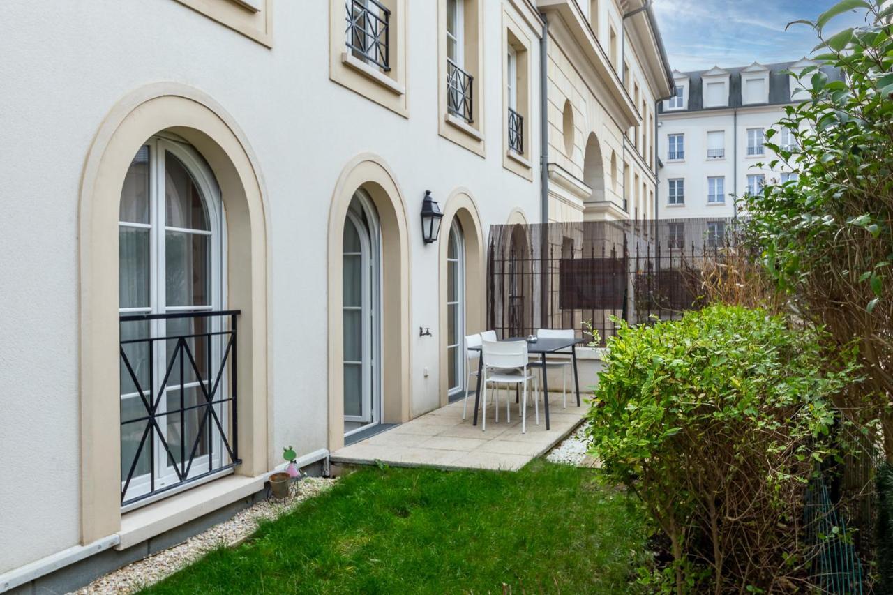 Apartment 2 Bedroomed Near Disneyland Paris With Garden Parking At Serris Bagian luar foto