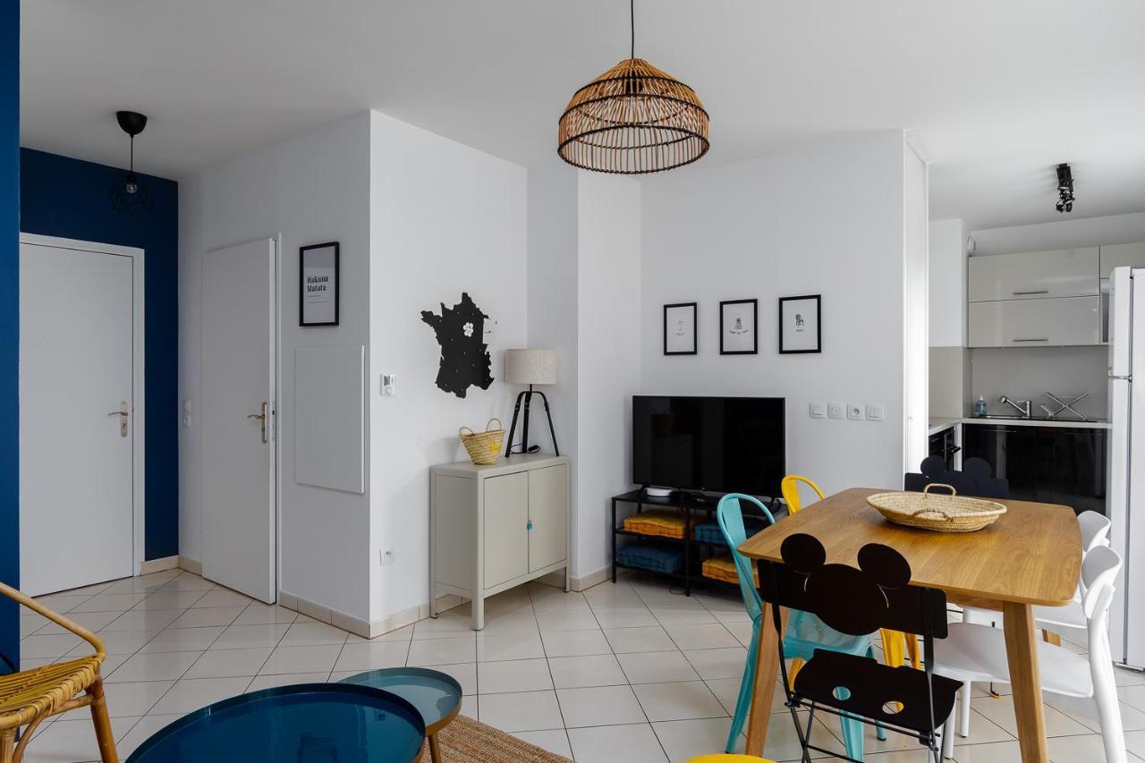 Apartment 2 Bedroomed Near Disneyland Paris With Garden Parking At Serris Bagian luar foto